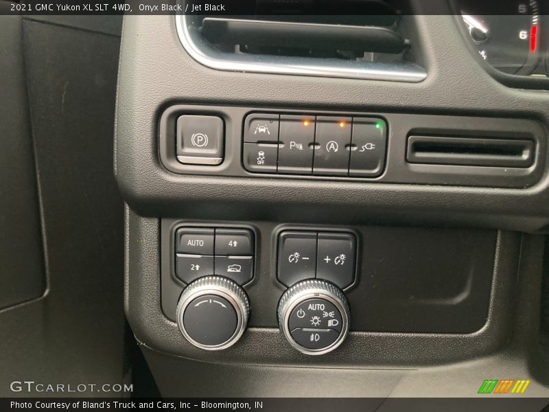 Controls of 2021 Yukon XL SLT 4WD