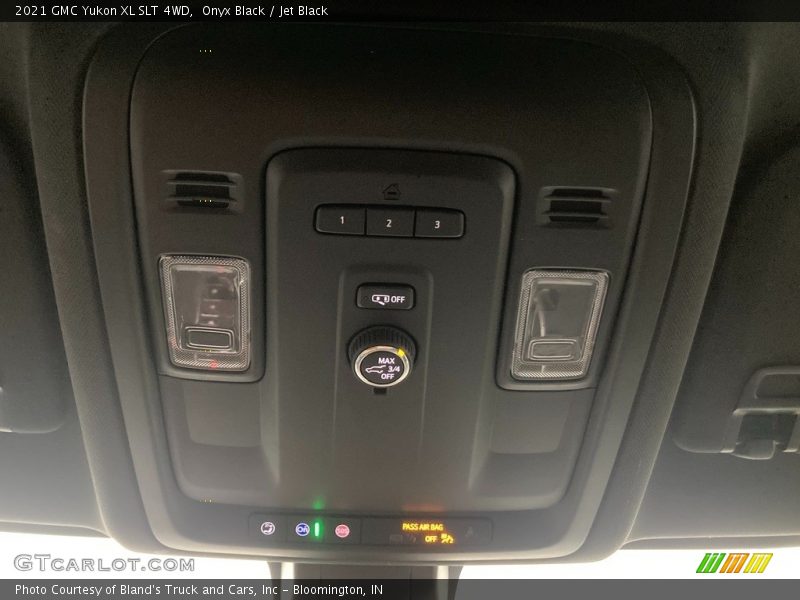 Onyx Black / Jet Black 2021 GMC Yukon XL SLT 4WD