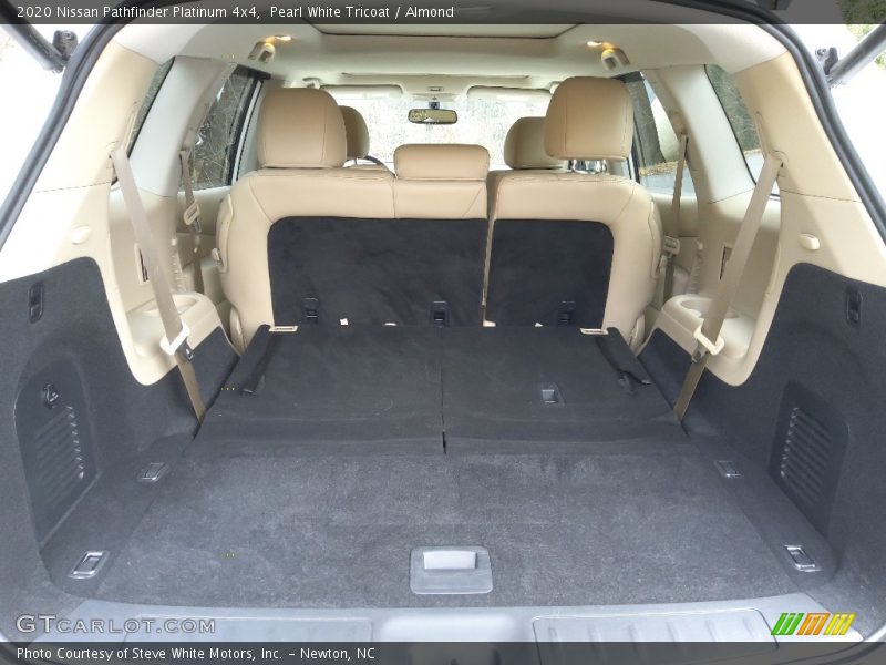  2020 Pathfinder Platinum 4x4 Trunk