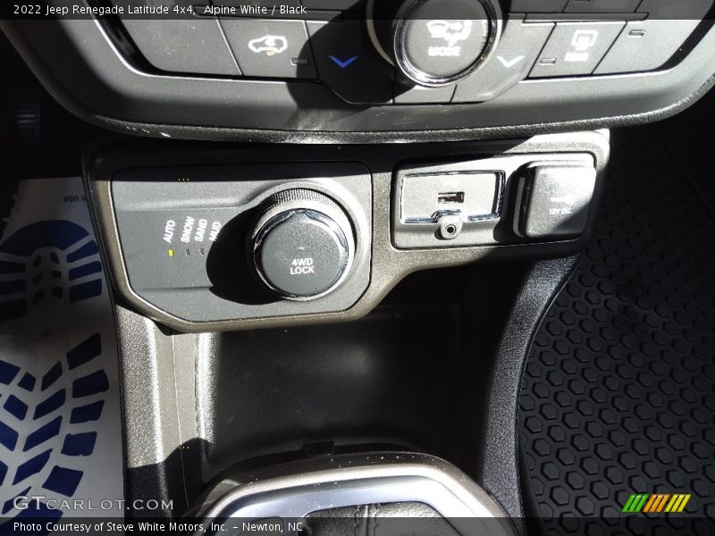 Alpine White / Black 2022 Jeep Renegade Latitude 4x4