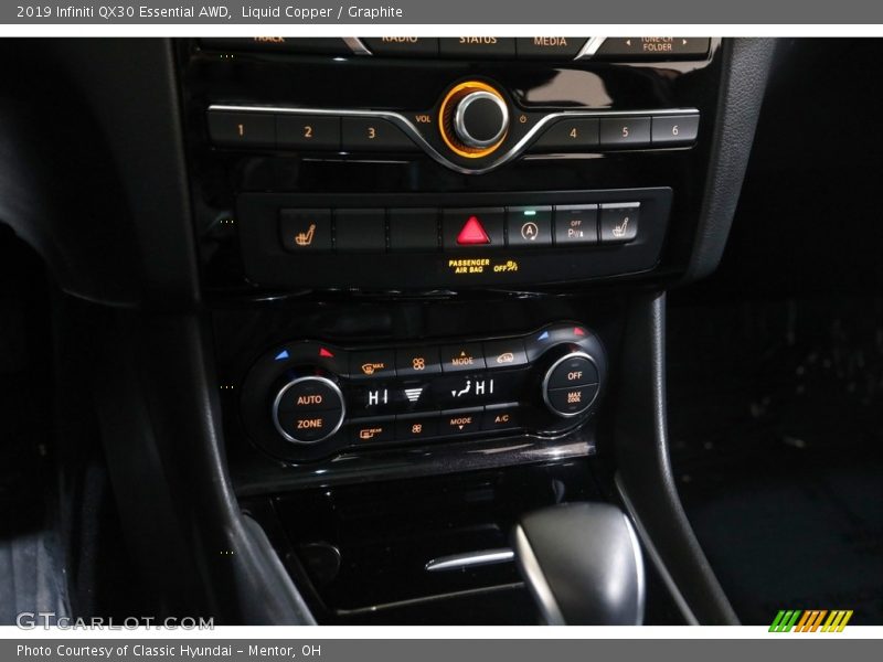 Controls of 2019 QX30 Essential AWD