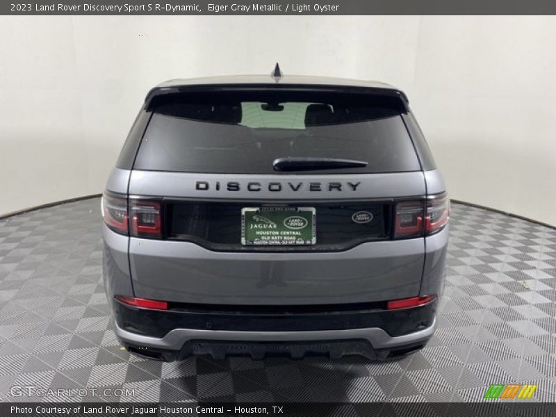 Eiger Gray Metallic / Light Oyster 2023 Land Rover Discovery Sport S R-Dynamic