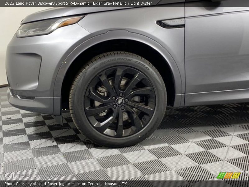 Eiger Gray Metallic / Light Oyster 2023 Land Rover Discovery Sport S R-Dynamic
