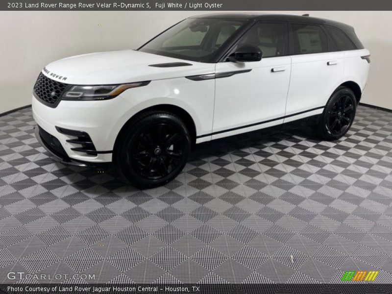 Fuji White / Light Oyster 2023 Land Rover Range Rover Velar R-Dynamic S