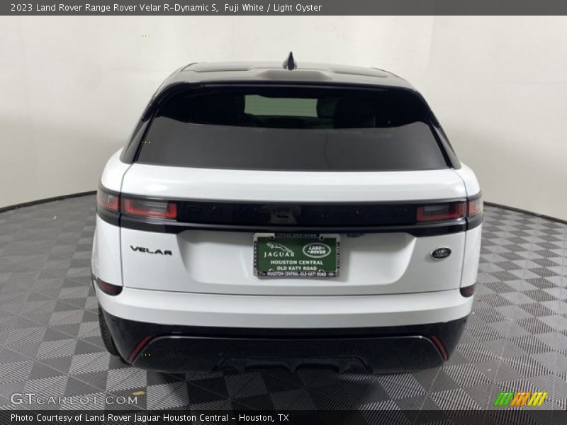 Fuji White / Light Oyster 2023 Land Rover Range Rover Velar R-Dynamic S