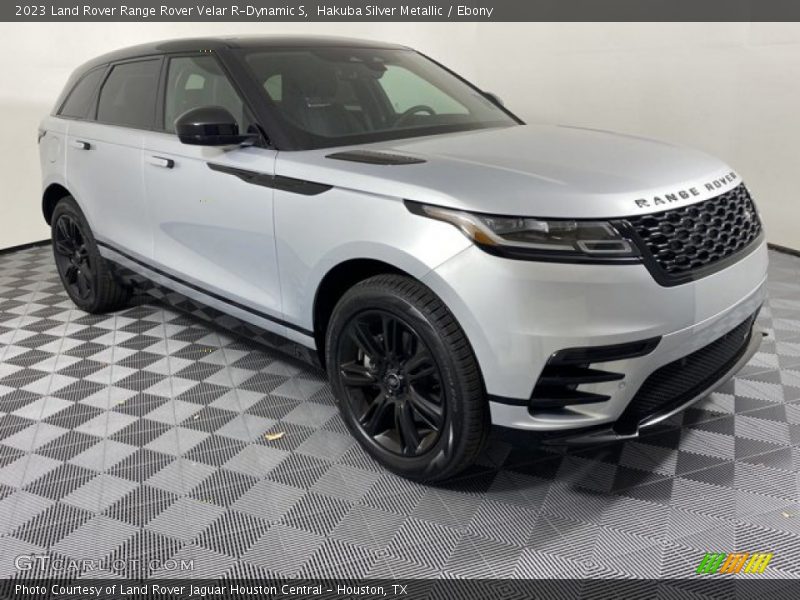 Front 3/4 View of 2023 Range Rover Velar R-Dynamic S