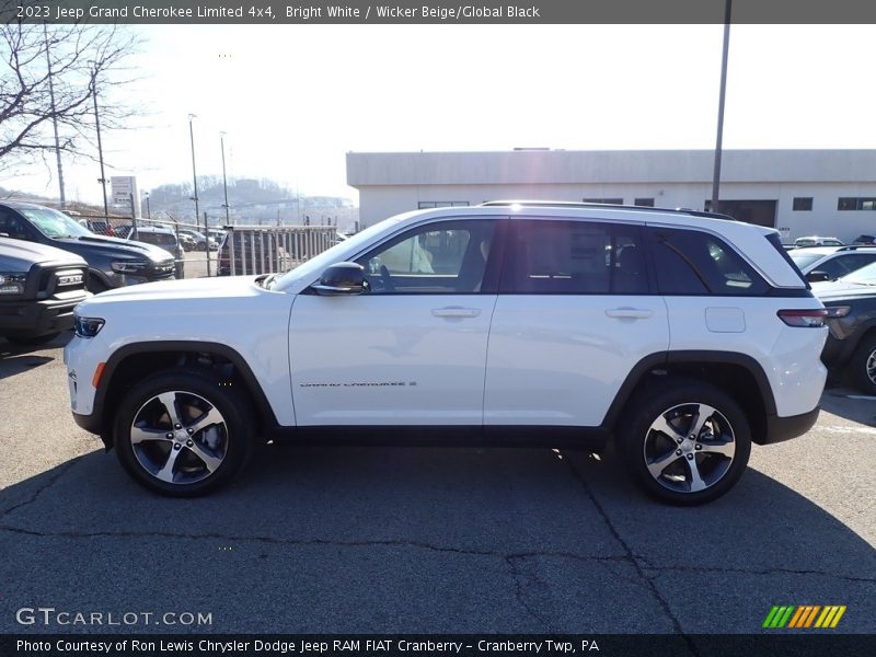 Bright White / Wicker Beige/Global Black 2023 Jeep Grand Cherokee Limited 4x4