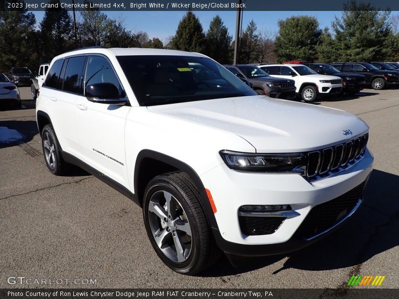 Bright White / Wicker Beige/Global Black 2023 Jeep Grand Cherokee Limited 4x4