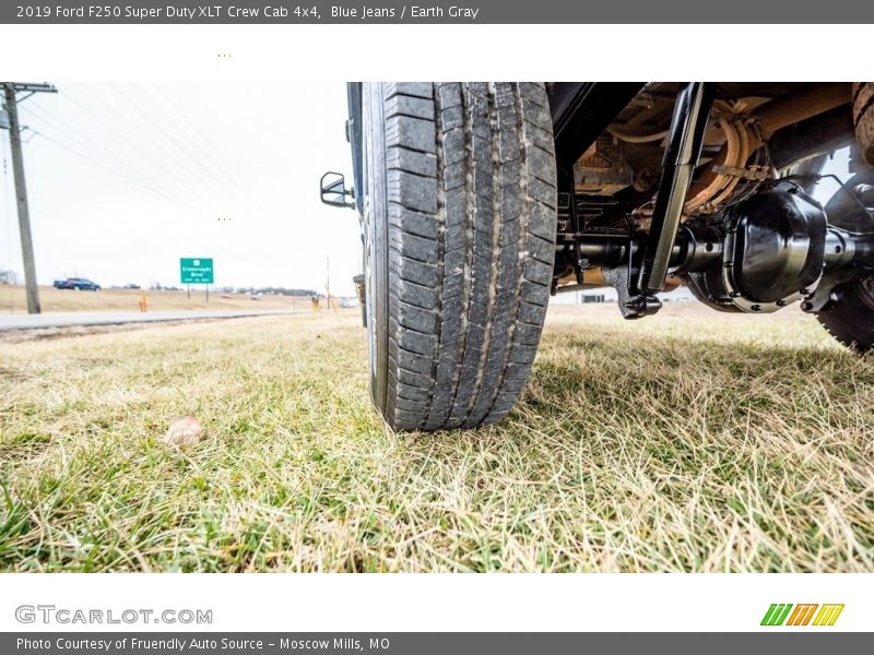Blue Jeans / Earth Gray 2019 Ford F250 Super Duty XLT Crew Cab 4x4