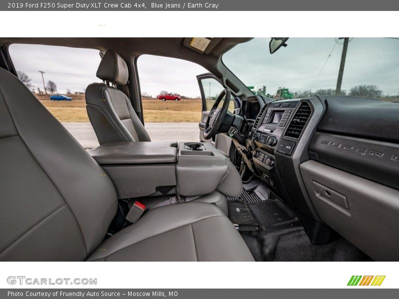 Blue Jeans / Earth Gray 2019 Ford F250 Super Duty XLT Crew Cab 4x4