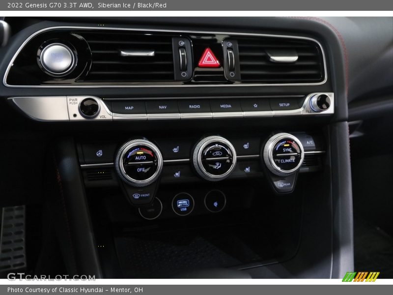 Controls of 2022 G70 3.3T AWD