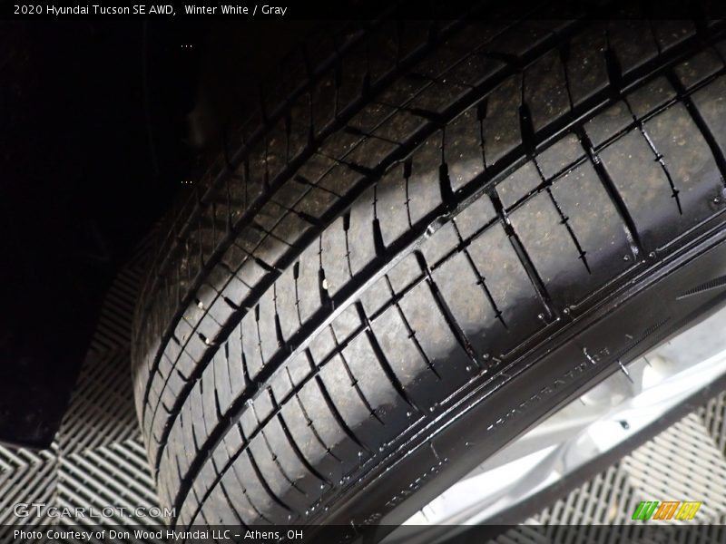 Winter White / Gray 2020 Hyundai Tucson SE AWD