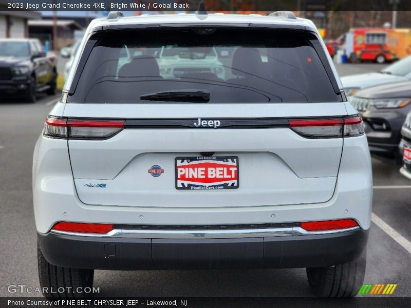 Bright White / Global Black 2023 Jeep Grand Cherokee 4XE