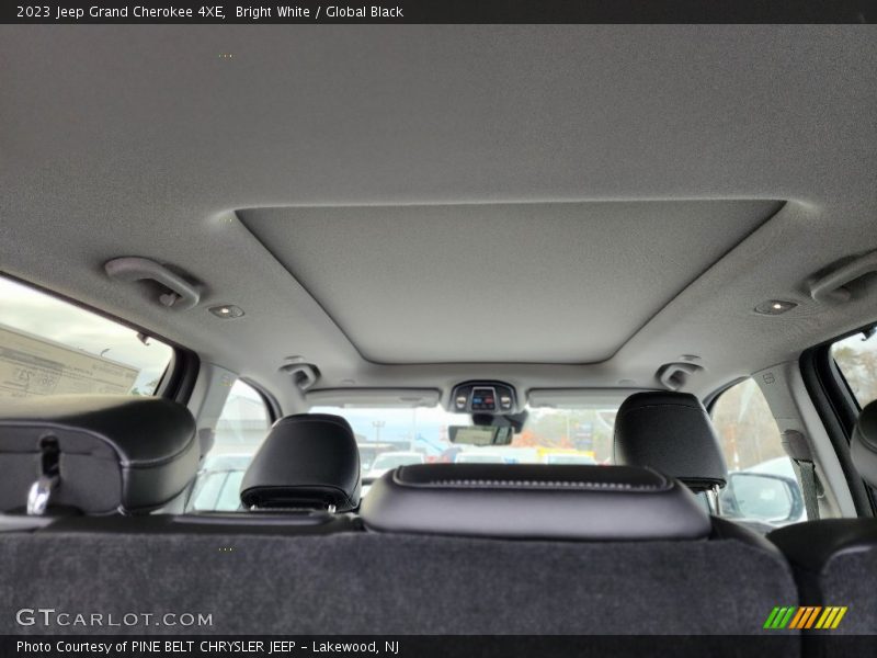 Bright White / Global Black 2023 Jeep Grand Cherokee 4XE