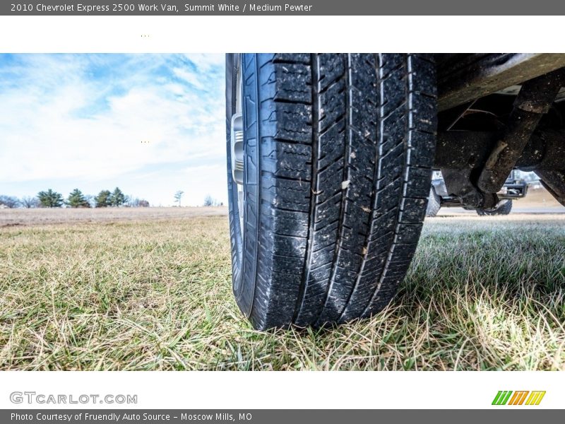 Summit White / Medium Pewter 2010 Chevrolet Express 2500 Work Van