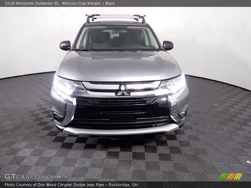 Mercury Gray Metallic / Black 2018 Mitsubishi Outlander ES