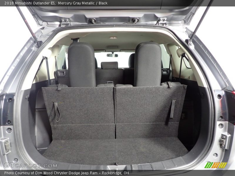 Mercury Gray Metallic / Black 2018 Mitsubishi Outlander ES