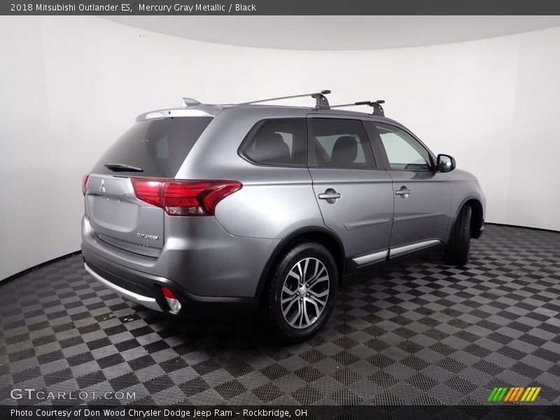 Mercury Gray Metallic / Black 2018 Mitsubishi Outlander ES