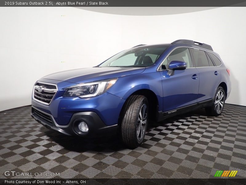 Abyss Blue Pearl / Slate Black 2019 Subaru Outback 2.5i