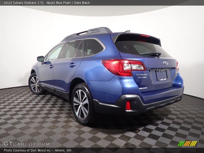 Abyss Blue Pearl / Slate Black 2019 Subaru Outback 2.5i
