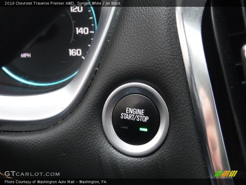 Summit White / Jet Black 2019 Chevrolet Traverse Premier AWD