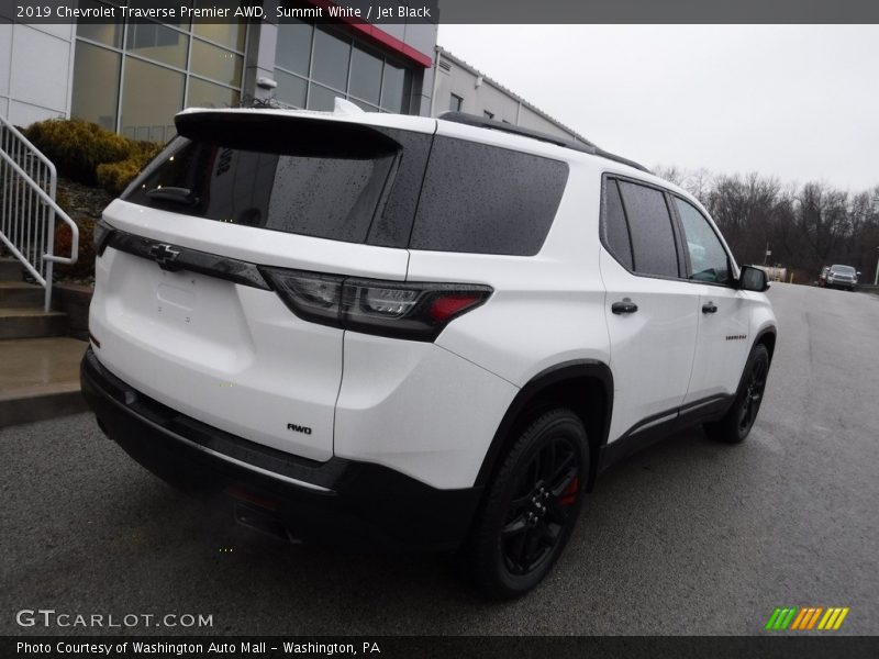 Summit White / Jet Black 2019 Chevrolet Traverse Premier AWD