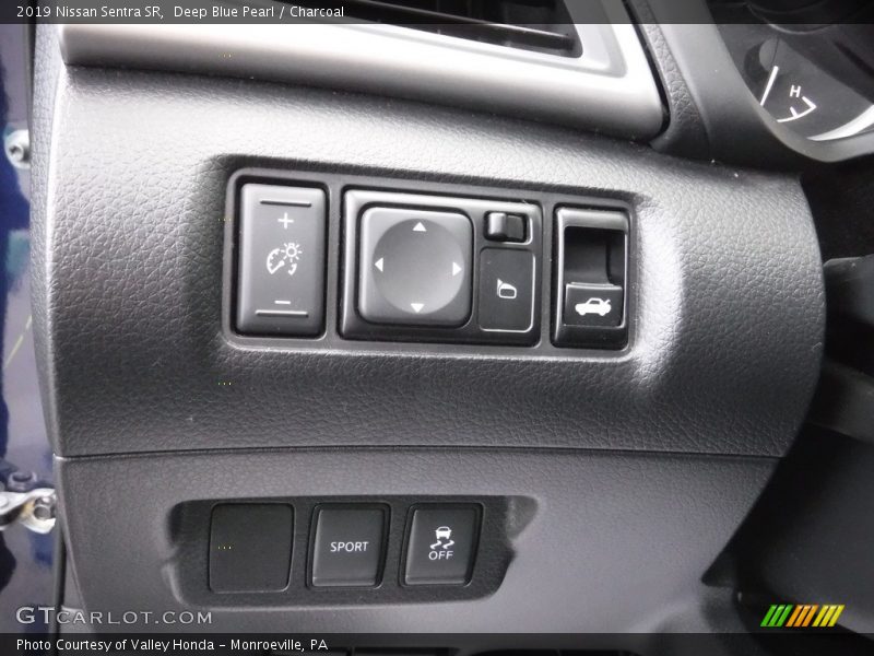 Deep Blue Pearl / Charcoal 2019 Nissan Sentra SR