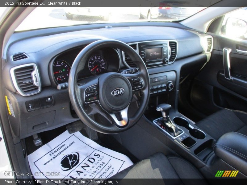 Clear White / Black 2019 Kia Sportage LX