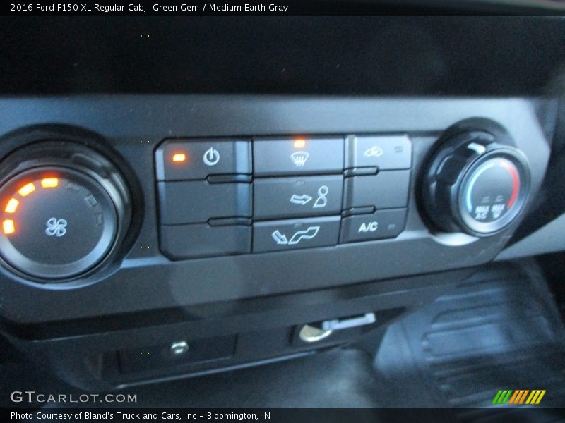 Green Gem / Medium Earth Gray 2016 Ford F150 XL Regular Cab