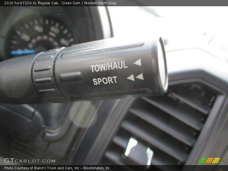 Green Gem / Medium Earth Gray 2016 Ford F150 XL Regular Cab