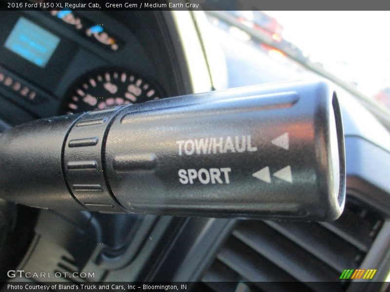 Green Gem / Medium Earth Gray 2016 Ford F150 XL Regular Cab