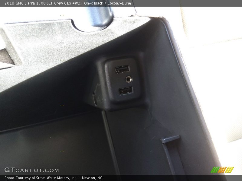 Onyx Black / Cocoa/­Dune 2018 GMC Sierra 1500 SLT Crew Cab 4WD