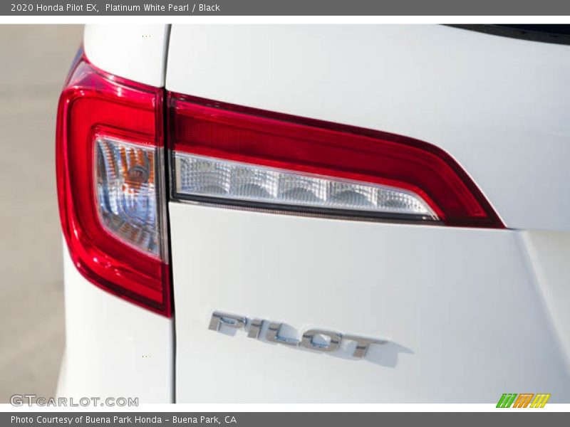 Platinum White Pearl / Black 2020 Honda Pilot EX