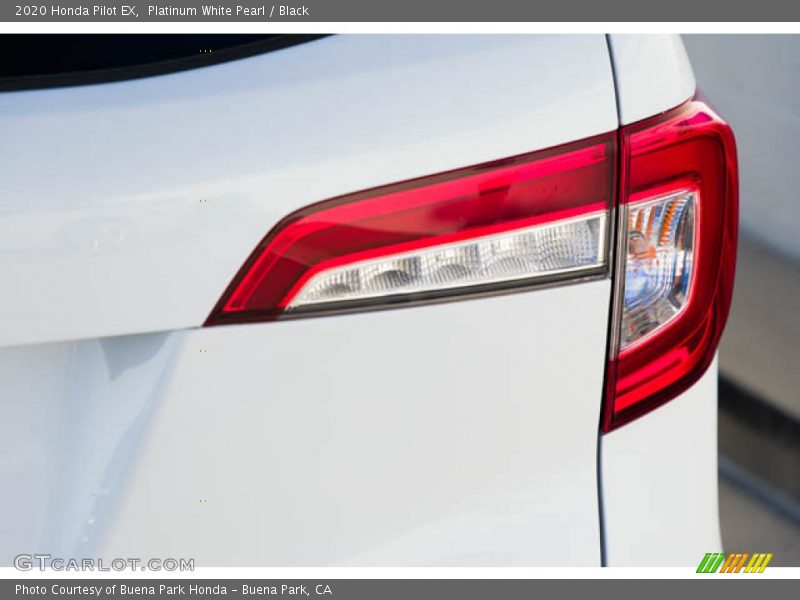 Platinum White Pearl / Black 2020 Honda Pilot EX