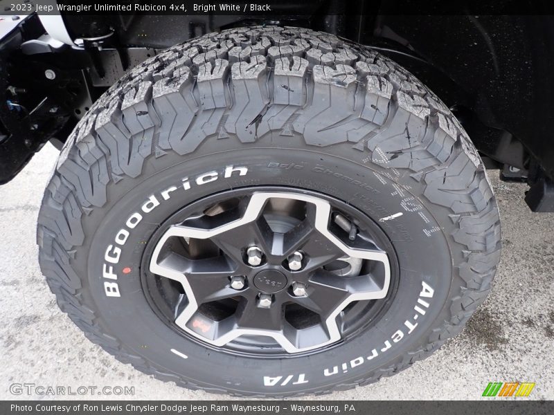 Bright White / Black 2023 Jeep Wrangler Unlimited Rubicon 4x4