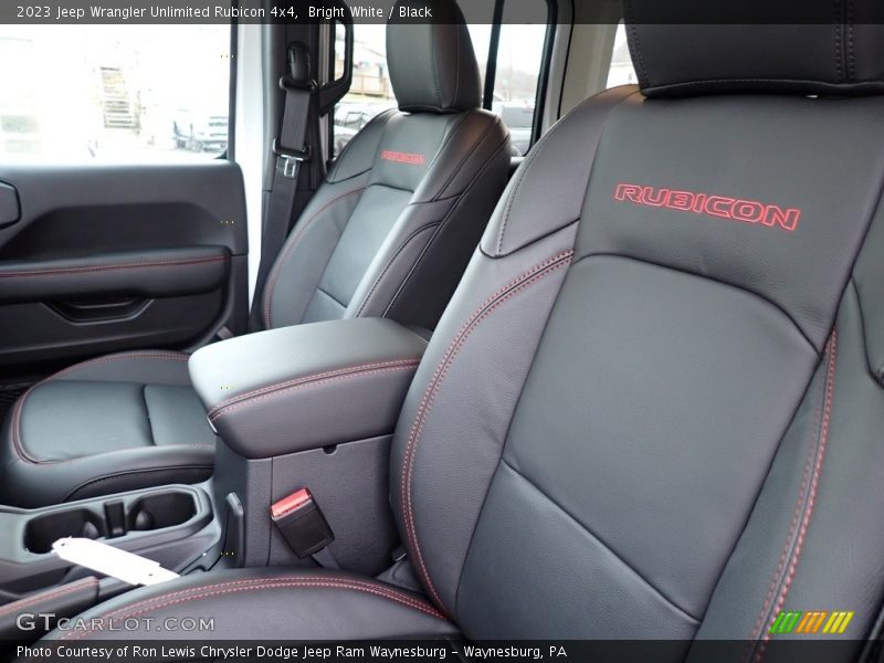 Bright White / Black 2023 Jeep Wrangler Unlimited Rubicon 4x4