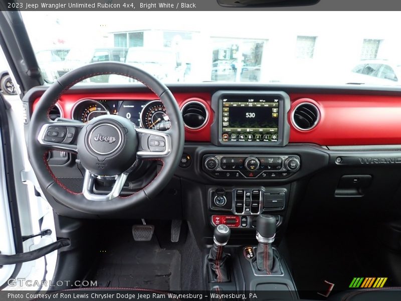 Bright White / Black 2023 Jeep Wrangler Unlimited Rubicon 4x4