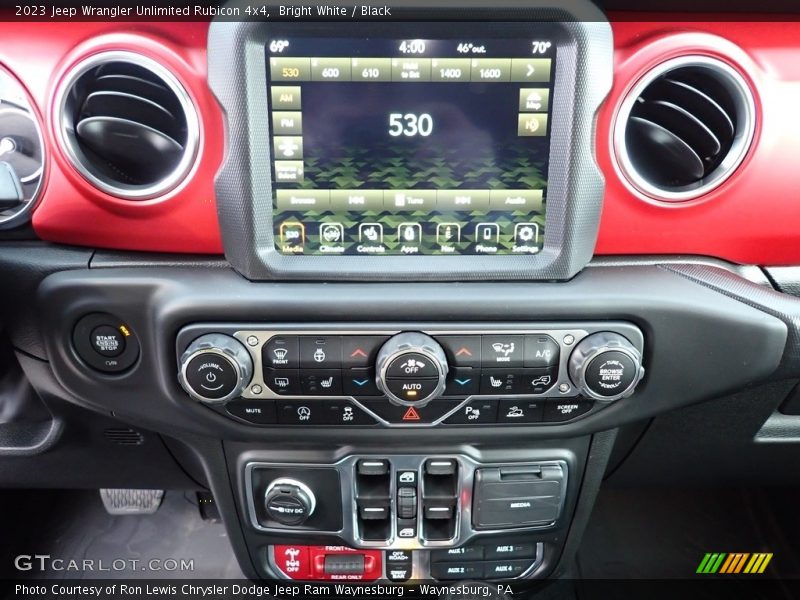 Bright White / Black 2023 Jeep Wrangler Unlimited Rubicon 4x4