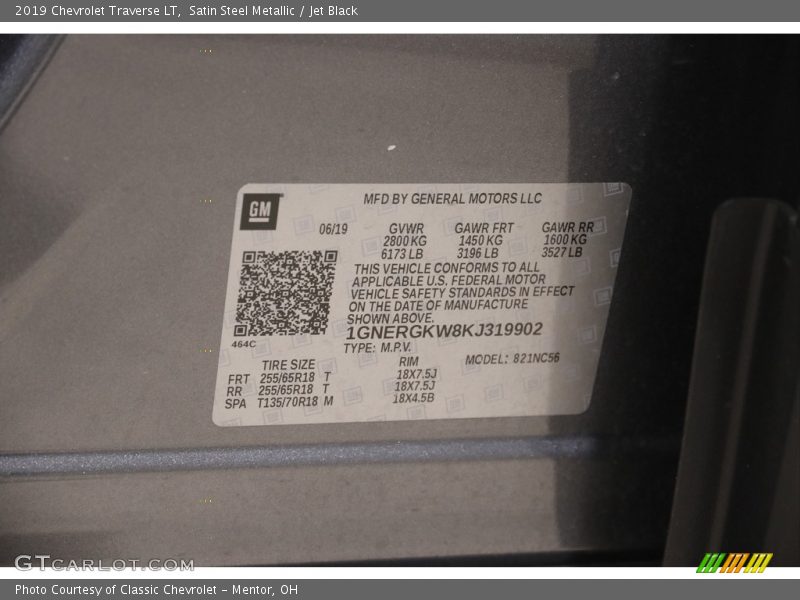 Satin Steel Metallic / Jet Black 2019 Chevrolet Traverse LT