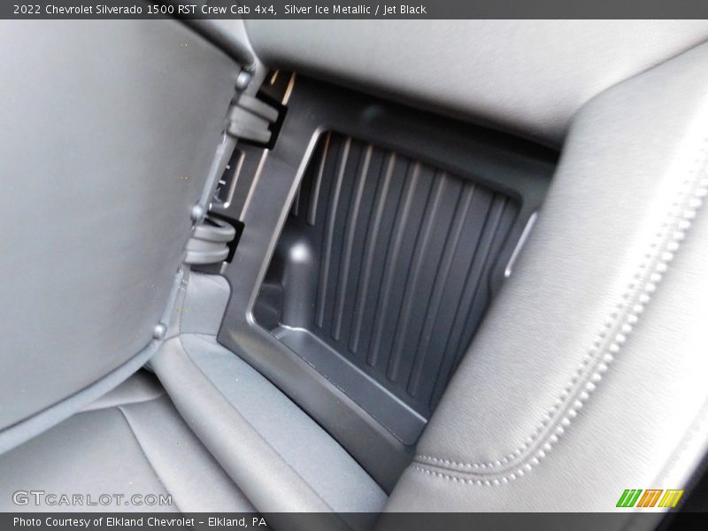 Silver Ice Metallic / Jet Black 2022 Chevrolet Silverado 1500 RST Crew Cab 4x4