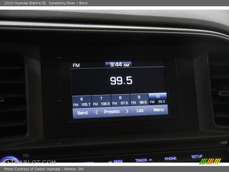 Symphony Silver / Black 2020 Hyundai Elantra SE