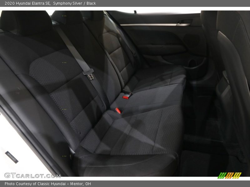 Symphony Silver / Black 2020 Hyundai Elantra SE