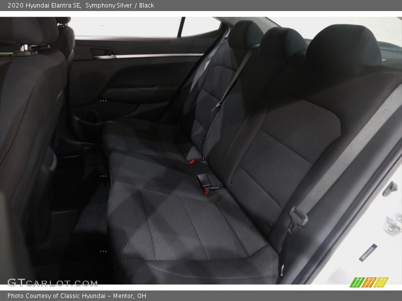 Symphony Silver / Black 2020 Hyundai Elantra SE