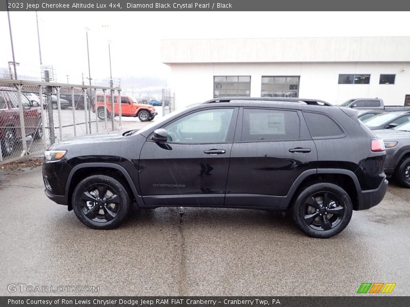 Diamond Black Crystal Pearl / Black 2023 Jeep Cherokee Altitude Lux 4x4