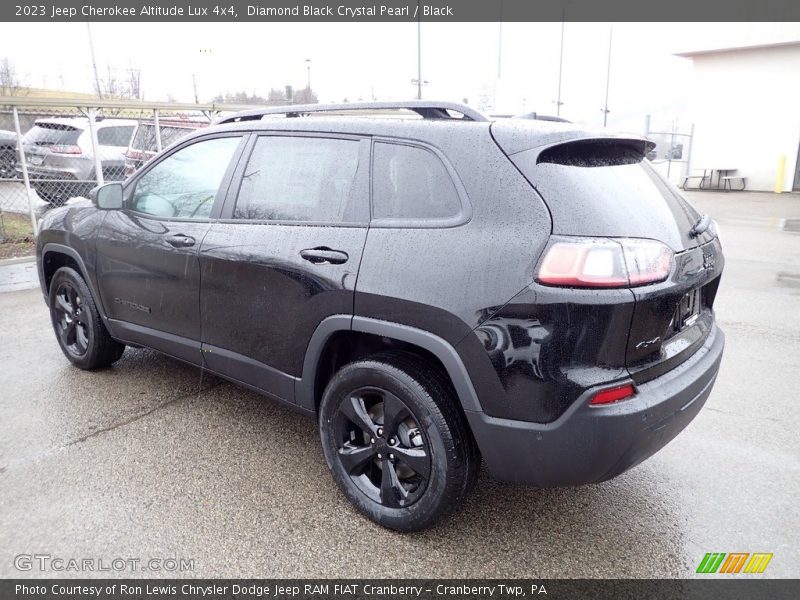 Diamond Black Crystal Pearl / Black 2023 Jeep Cherokee Altitude Lux 4x4