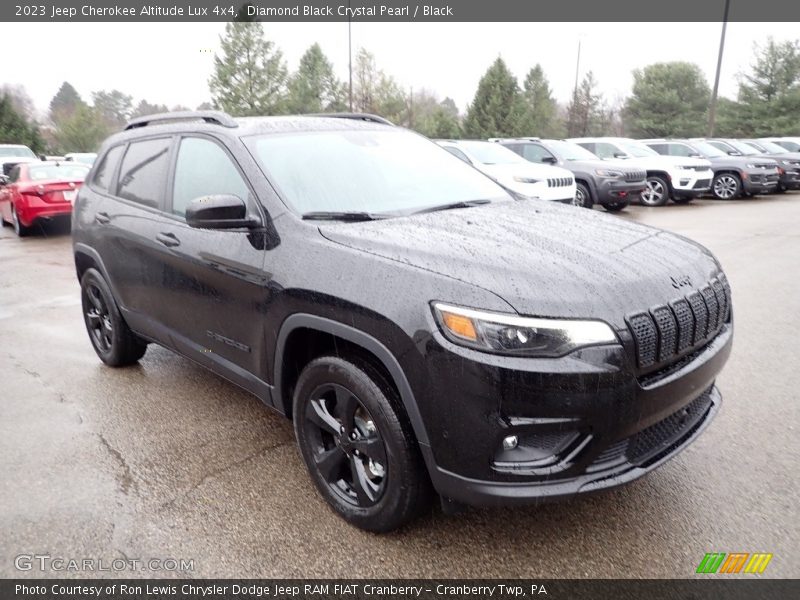 Diamond Black Crystal Pearl / Black 2023 Jeep Cherokee Altitude Lux 4x4