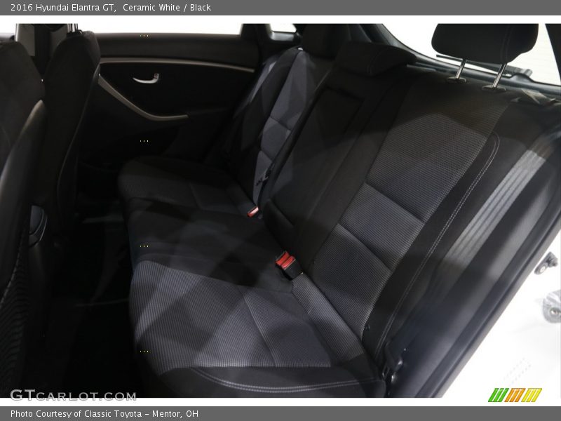Ceramic White / Black 2016 Hyundai Elantra GT