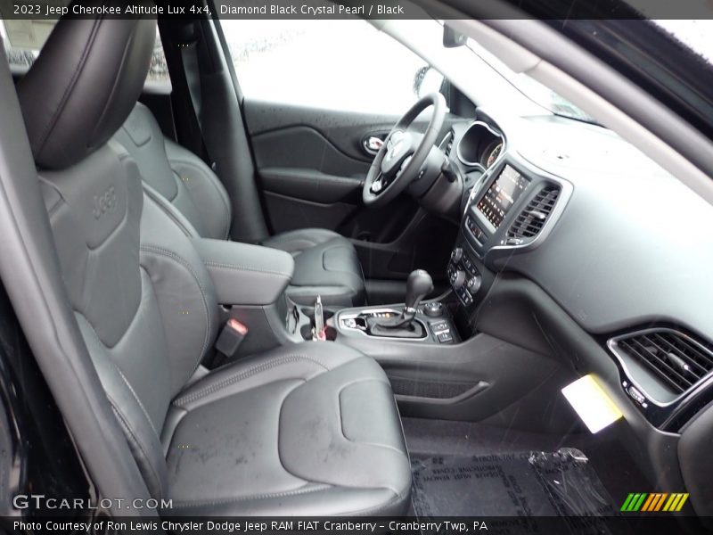 Diamond Black Crystal Pearl / Black 2023 Jeep Cherokee Altitude Lux 4x4