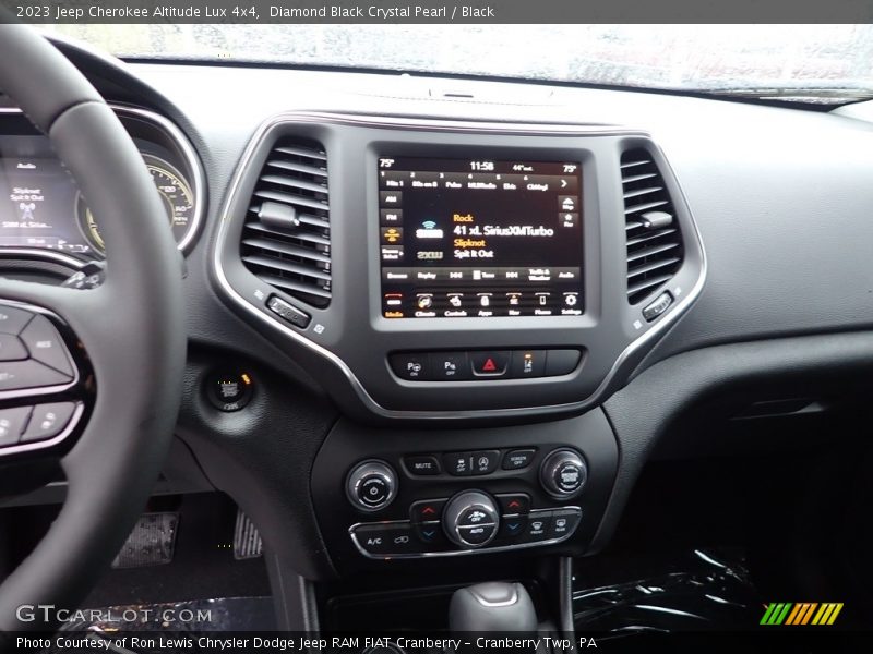 Diamond Black Crystal Pearl / Black 2023 Jeep Cherokee Altitude Lux 4x4