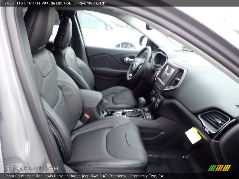 Sting-Gray / Black 2023 Jeep Cherokee Altitude Lux 4x4